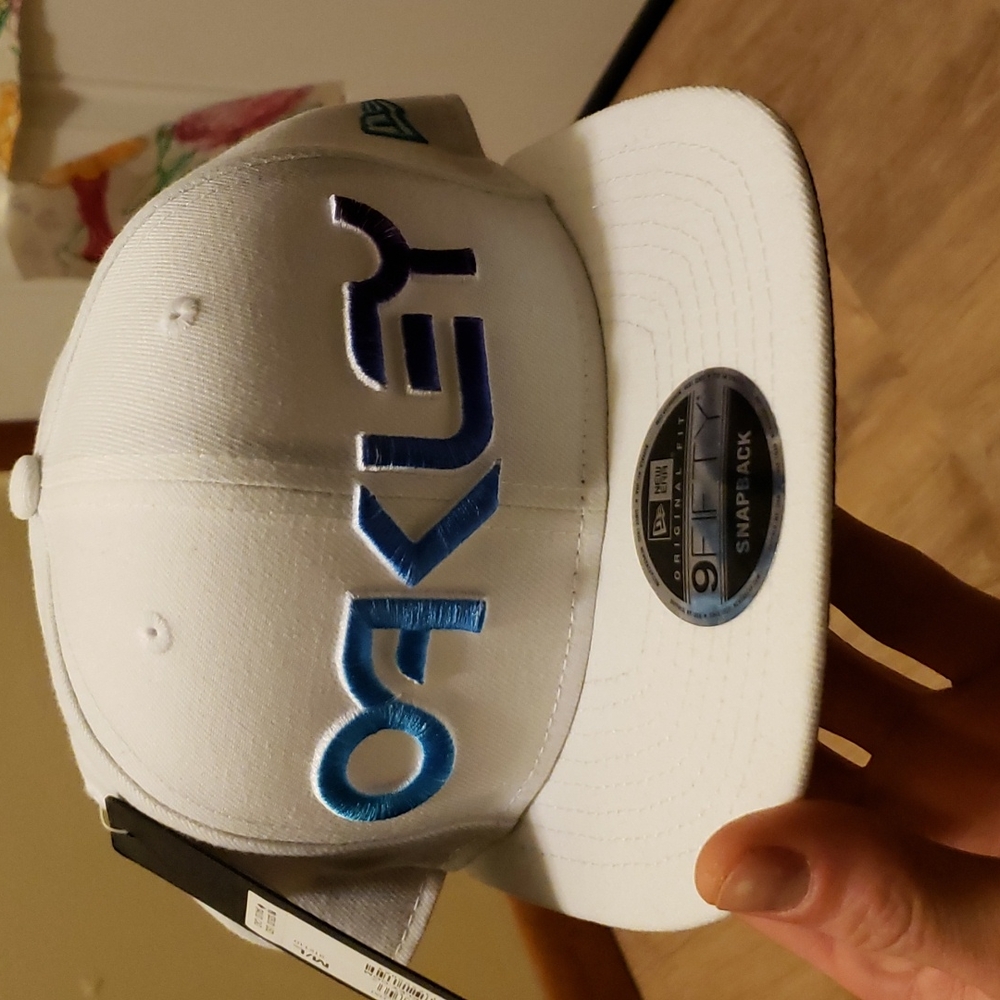 Brand new men's Oakley M/L